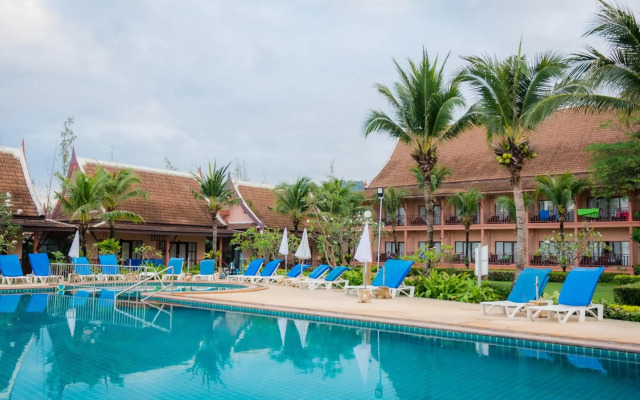 Lanta Casuarina Beach Resort
