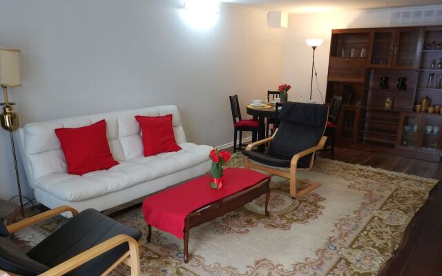 Comfortable Residence in Toronto