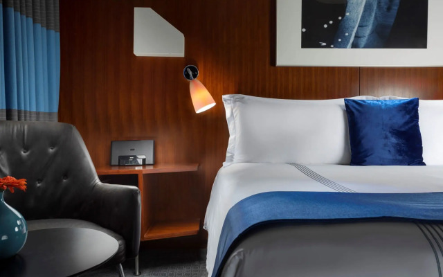 6 Columbus Central Park Hotel