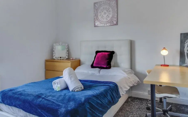 Stayzo House Accommodation - Coventry Free Parking