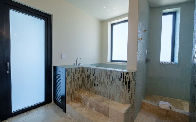 Diamante Beachfront Suites