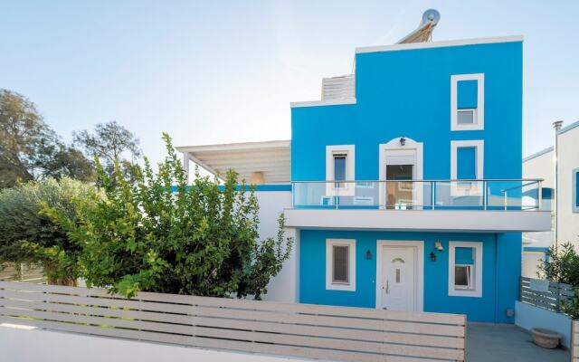 Seabreeze Villa - with Jacuzzi & heated pool