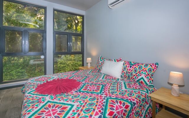 Brisa De Verano 2 Bedroom Home by RedAwning