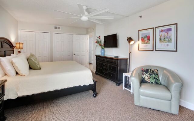 Trillium 5C Beach Front/private Balcony With Amazing Views/pool!