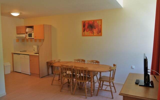 Logement n209 6pers face aux Thermes