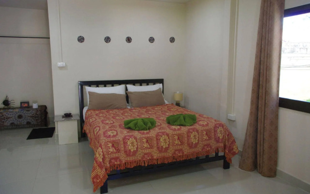 Thai House Beach Resort
