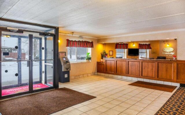 Econo Lodge Darien Lakes