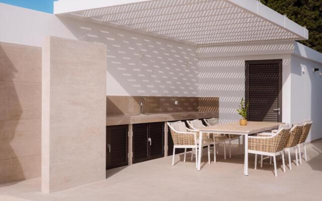 Villa 323 St Georges Complex