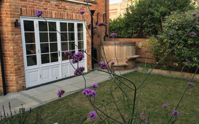Gothic Cottage - Ryde