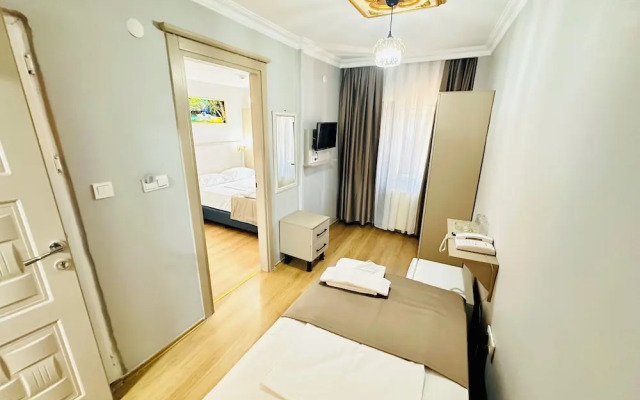 Crowned Exclusive Hotel