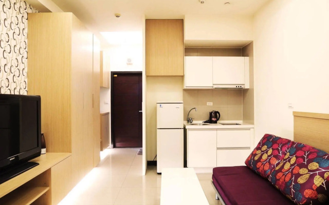 Q Square Apartment D