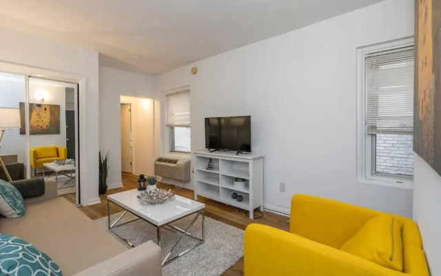 City Center!!! - Gorgeous Apartment With Deck