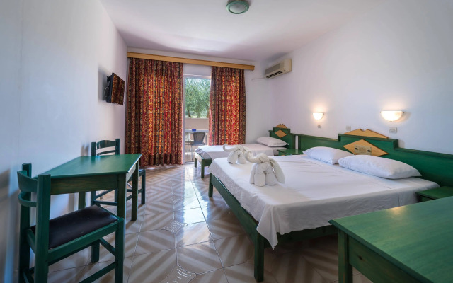 ILIOS APARTHOTEL(Tigaki)