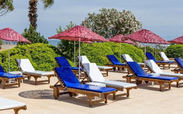 Santa Family Club Hotel