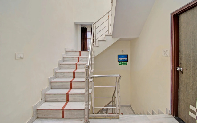 OYO 93189 Hotel Ak Villas