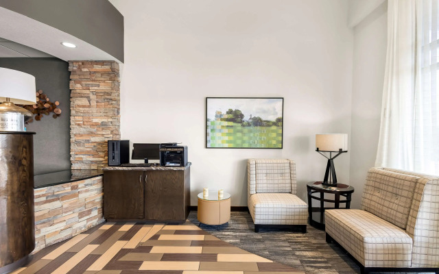 Best Western Luxbury Inn Fort Wayne