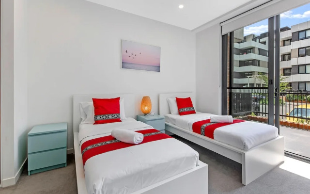 Kozyguru | Penrith | 2 Bed 2 Bath Apt Free Parking