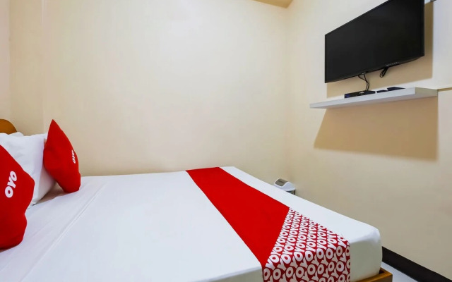 OYO 836 E & H Residences