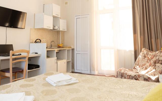 Leo Grand Guest house