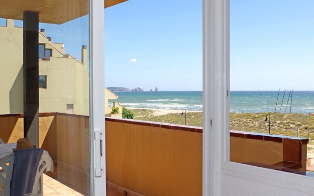 Spacious Apartment With sea View and Directly on the Beach