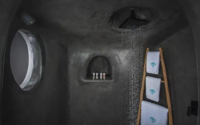 Two Bedroom Villa With Private Indoor Cave Pool