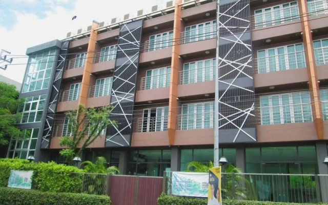 Nest n Rest Hotel
