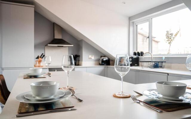 Lovely 2-bed double en-suite with Cathedral views