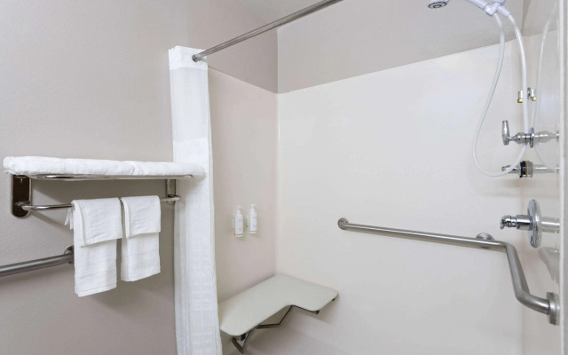 Days Inn By Wyndham Jackson Downtown