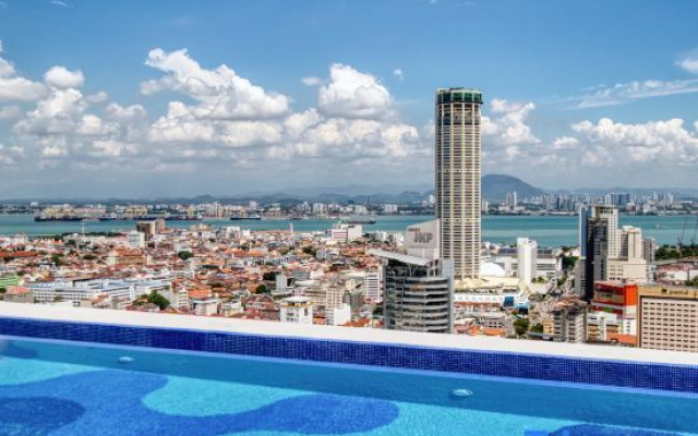 22 Macalisterz by ALV – Pool – George Town