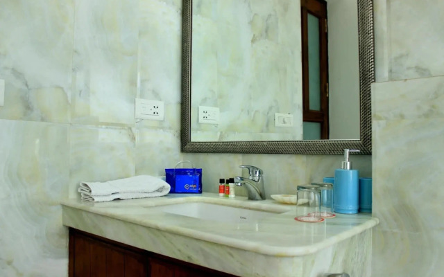 OYO 1808 near Lake Palace