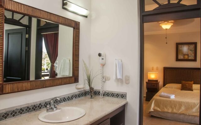 5th Flr Ocean View Penthouse with 2 Level Balcony