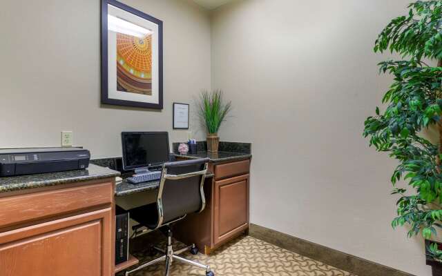 Comfort Inn & Suites Ponca City near Marland Mansion