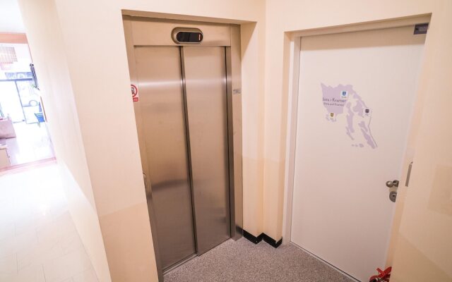 Studio in Zagreb, With Furnished Terrace and Wifi