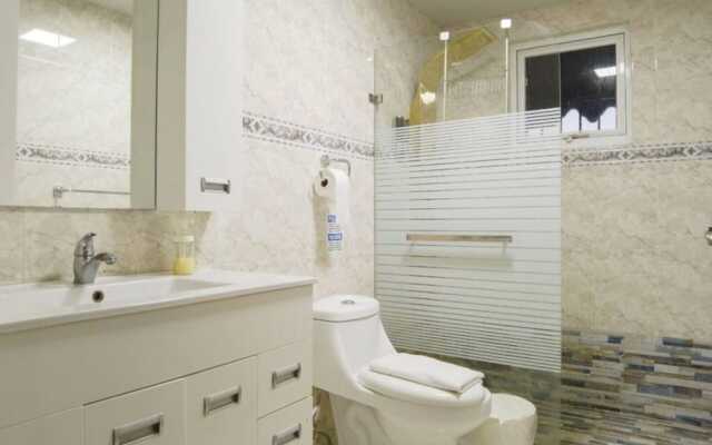 8 Bedrooms Penthouse, Jacuzzi & Private Terrace