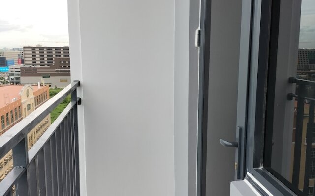 Shore2 Residences Tower2