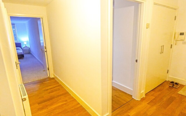 Modern Spacious 2-bed Apartment in London