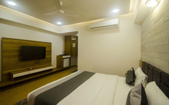 Hotel Grand Elegance