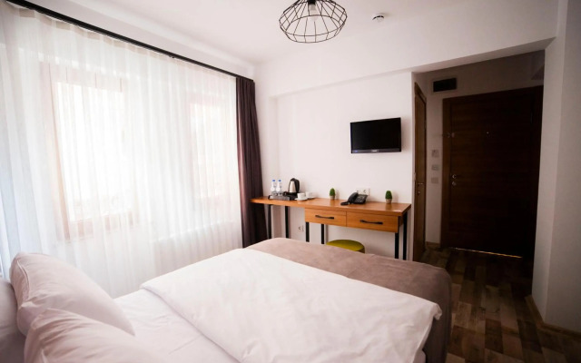 Set Ozer Hotel