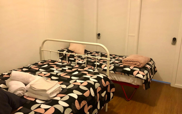 The Husky House 1 bedroom or 2 bedroom or The Husky Studio Suite stayinjervisbay com – Guest Rooms – Huskisson