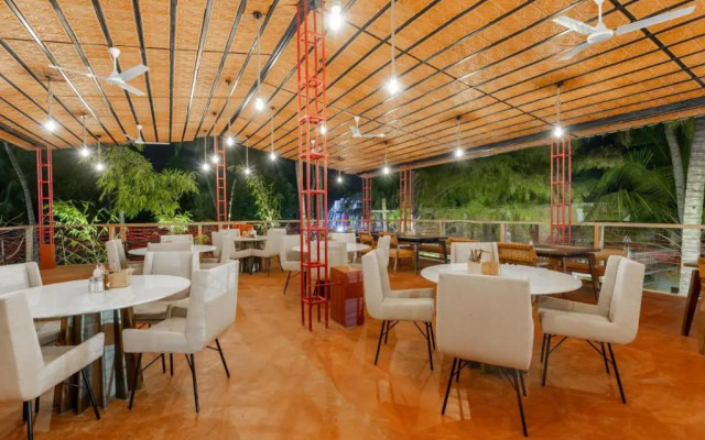 juSTa  Morjim Beach Resort and Spa