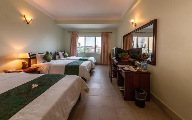 Parklane Hotel