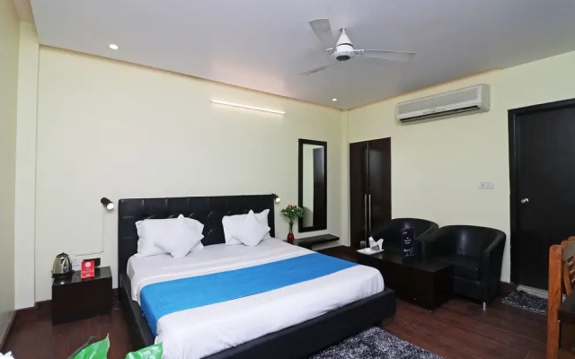OYO 10666 Hotel Star