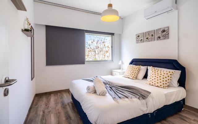 Rustic 1-BR Apt in Mackenzie-Larnaca