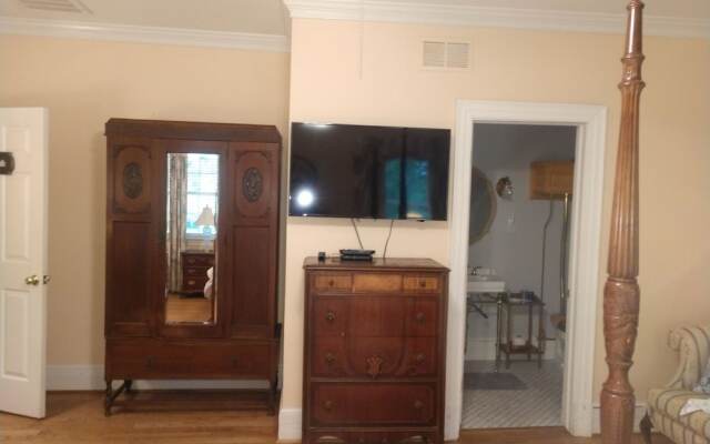 The Virginia Cliffe Inn