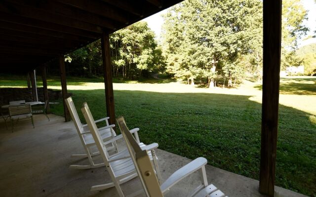 Graves Mountain Farm & Lodges