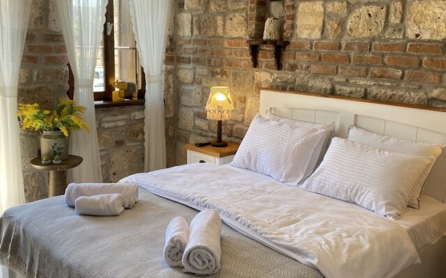 Ionia Liberty Stone Hotel