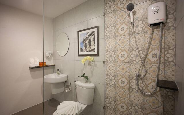 Recenta Suite Phuket Suanluang