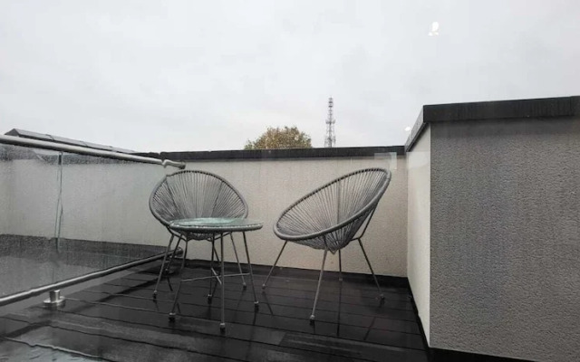Hybrid Resi - Mitcham