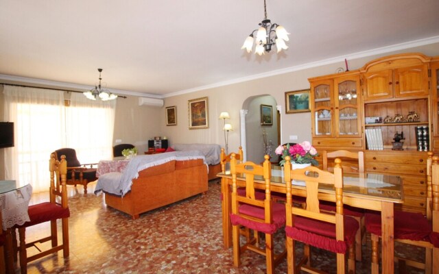 1090 Villa las Flores