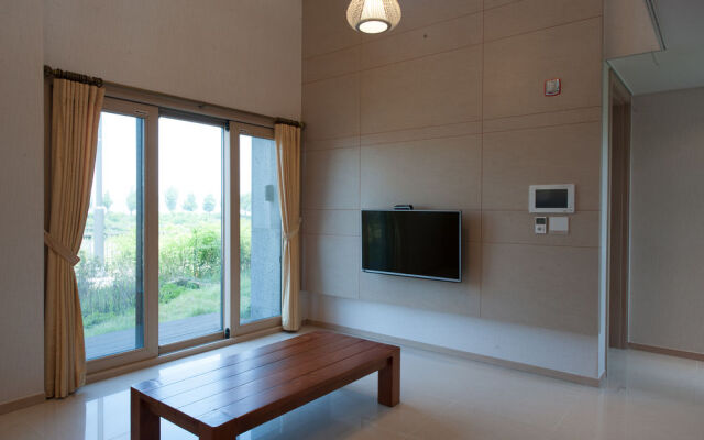 Adel-hyu Hotel